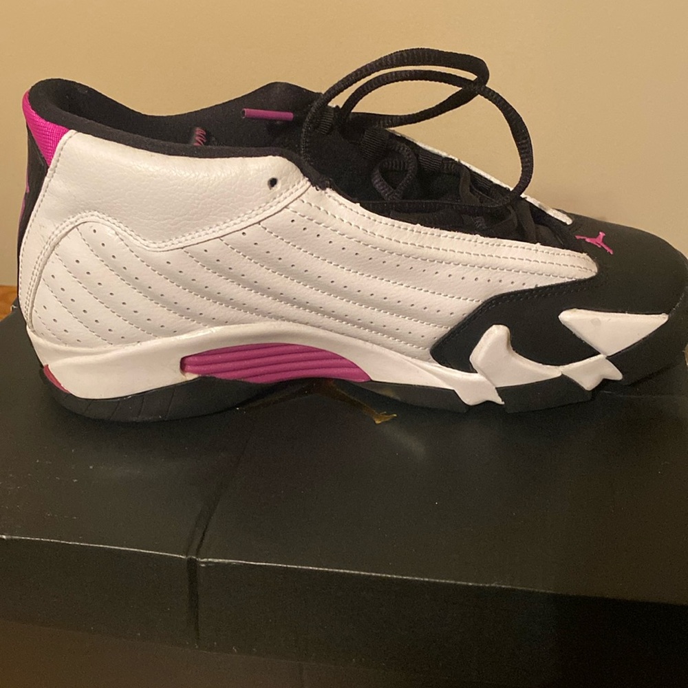 Nike Air Jordan 14 Retro GG Size 7Y